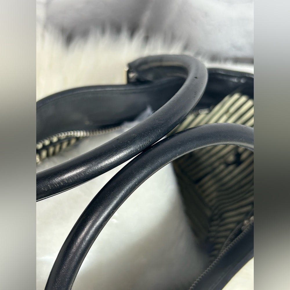 L.A.M.B. Designer Tote Bag💕 - Picture 12 of 15